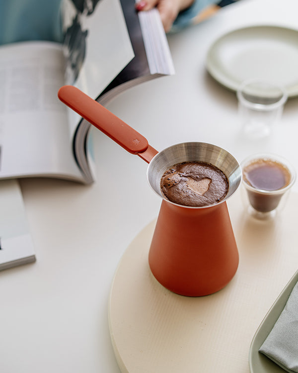 OTTO: Modern Turkish coffee pot with engraving